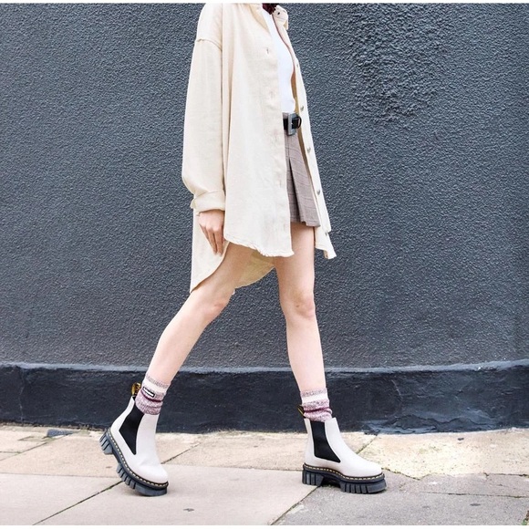 DR Marten Boots - Picture 2 of 10